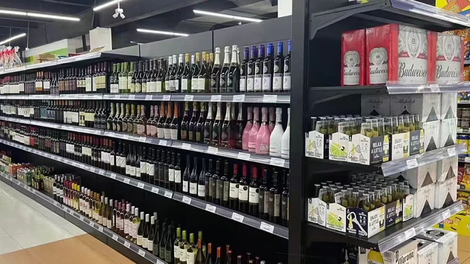 JBX Shelf supermarket shelving installation project in Spain, January 2017